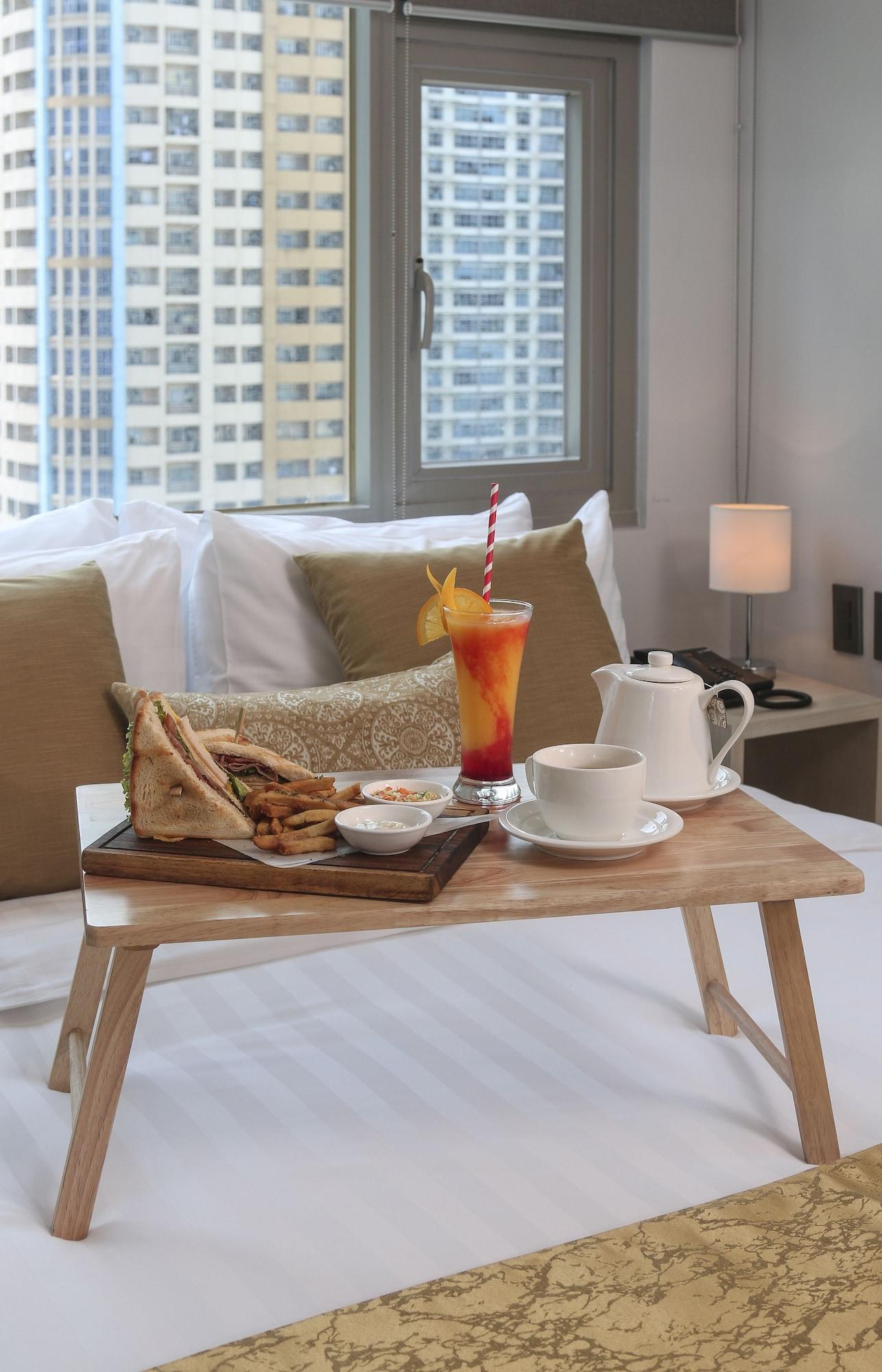 The Mini Suites Eton Tower Makati Makati City Kültér fotó