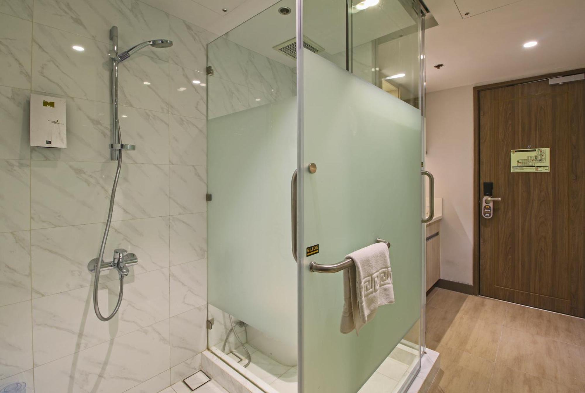 The Mini Suites Eton Tower Makati Makati City Kültér fotó