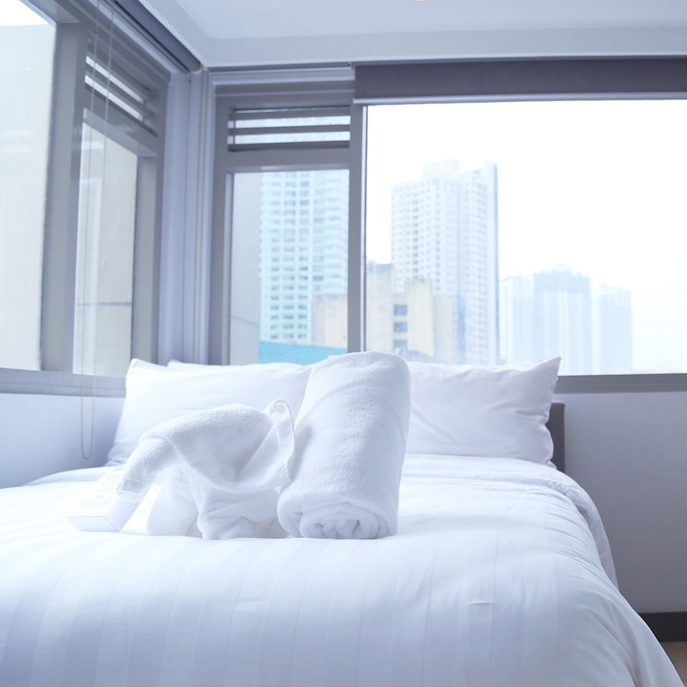 The Mini Suites Eton Tower Makati Makati City Kültér fotó